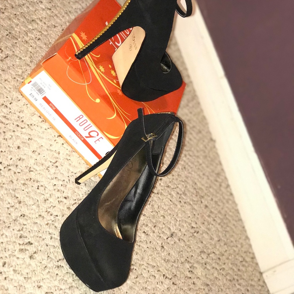 Rouge Strap Black High Heels